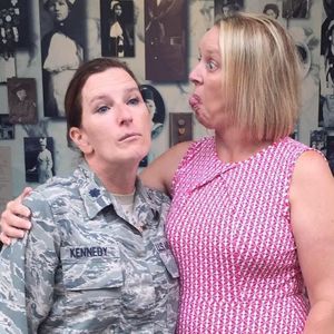 Meet your Posher, Dee dee